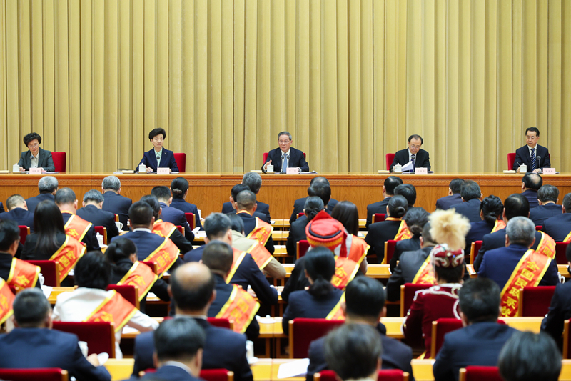 習近平對民政工作作出重要指示:加強普惠性基礎性兜底性民生建設 積極主動(dòng)為人民群眾做好事辦實(shí)事解難事